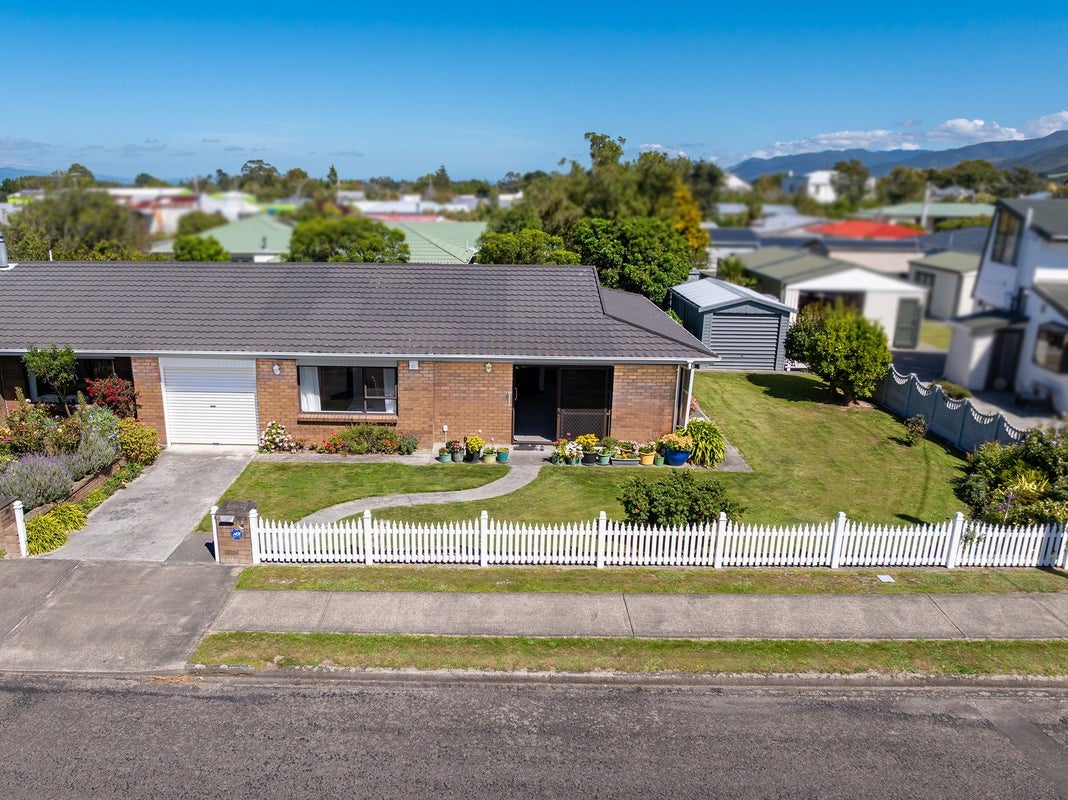 86 Bell Street, Featherston - Carousel 1