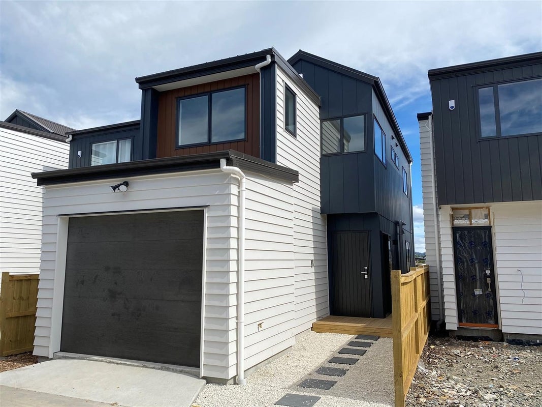 46 Parahau Road, Ardmore, Auckland - Carousel 1