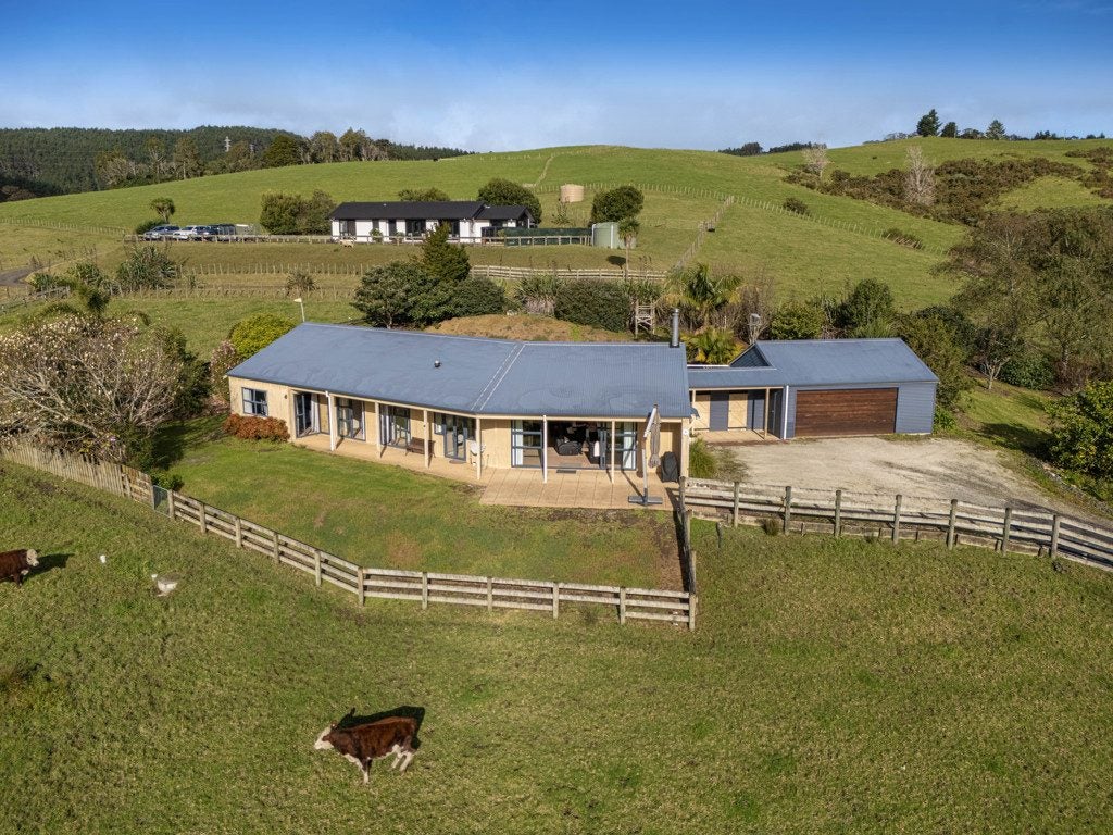 11 Pineview Lane, Helensville, Helensville - Carousel 1