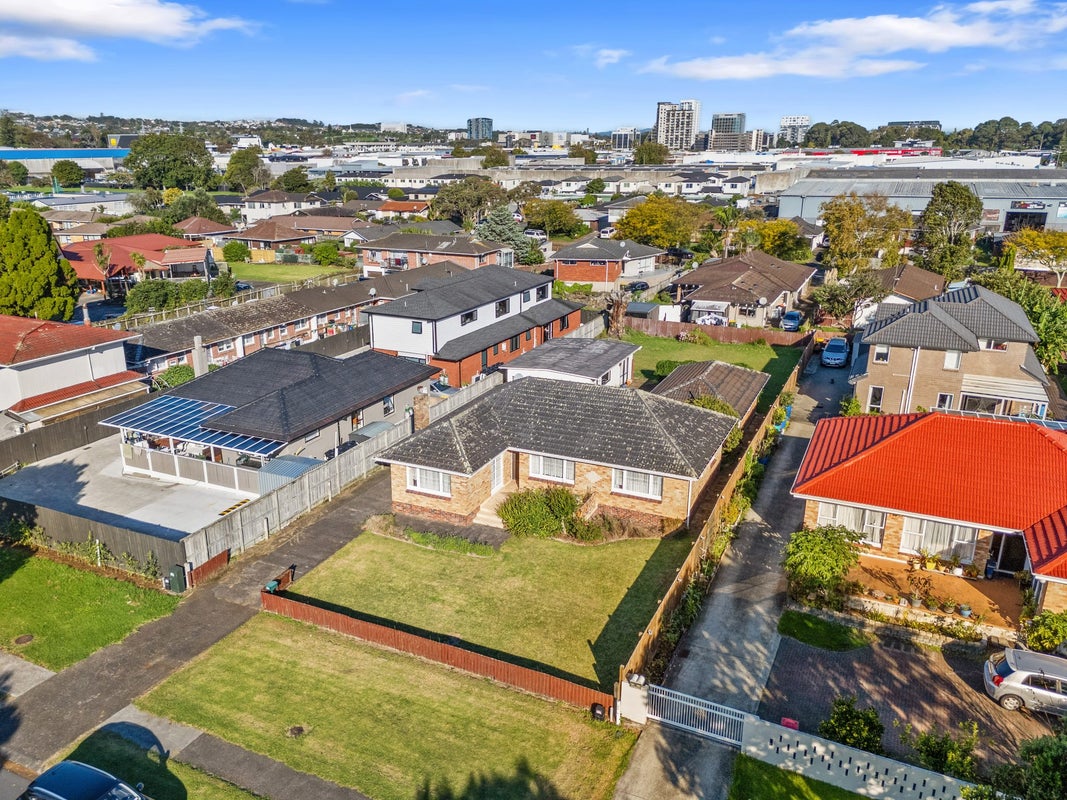64 Puhinui Road, Manukau, Auckland - Carousel 26