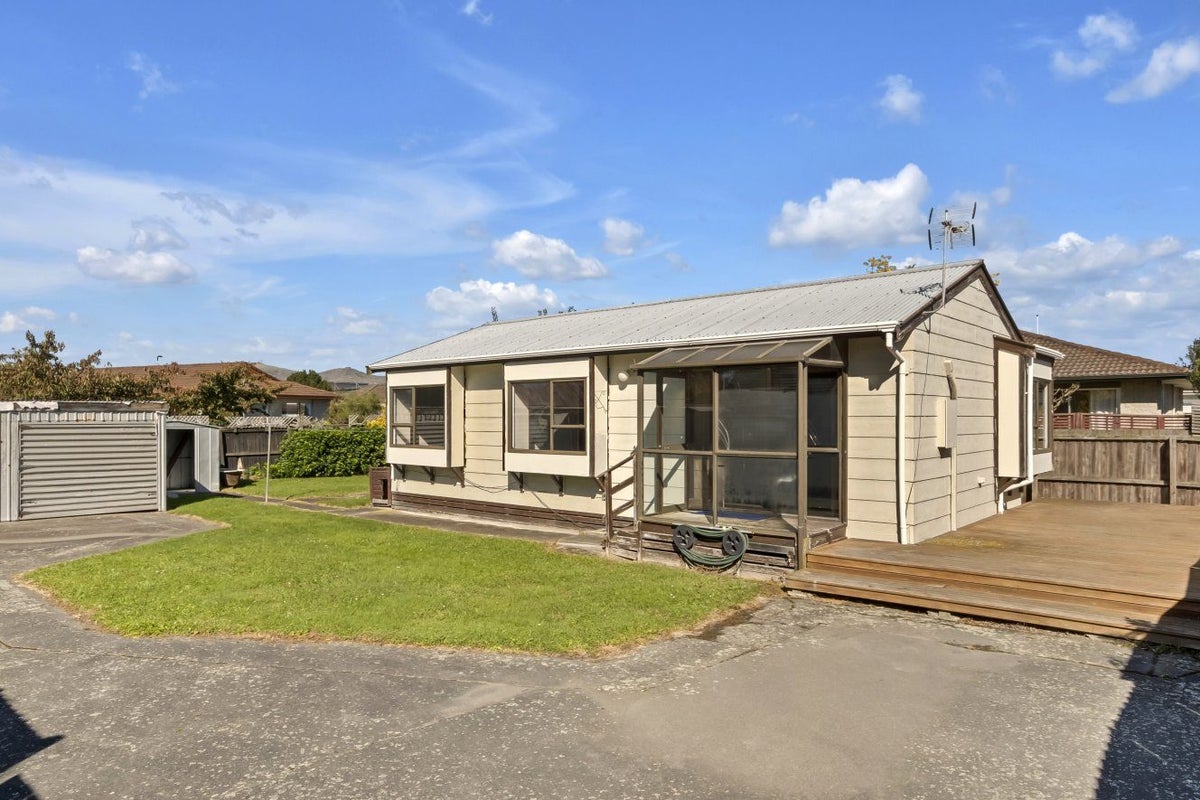 2/114 Randolph Street, Woolston, Christchurch - Carousel 1
