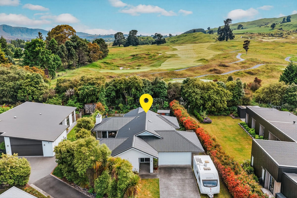 9 Bodes Lane, Kinloch, Taupo - Carousel 2