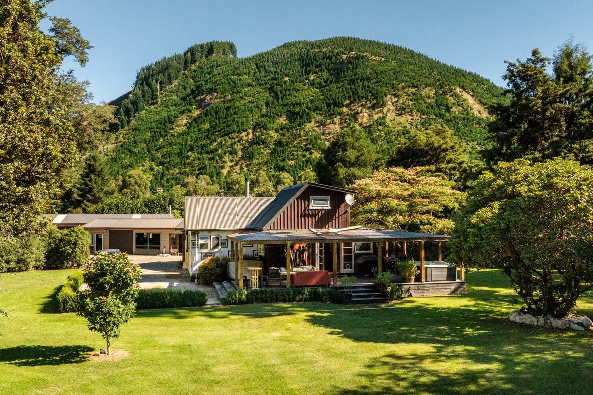 2155 Motueka Valley Highway, Ngatimoti, Motueka - Carousel 2