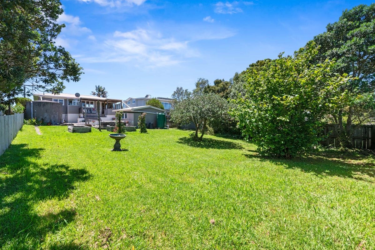 1359 Whangaparaoa Road, Army Bay, Whangaparaoa - Carousel 2