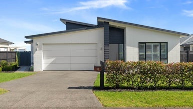 10 Karo Road, Beachlands, Auckland - Carousel 1
