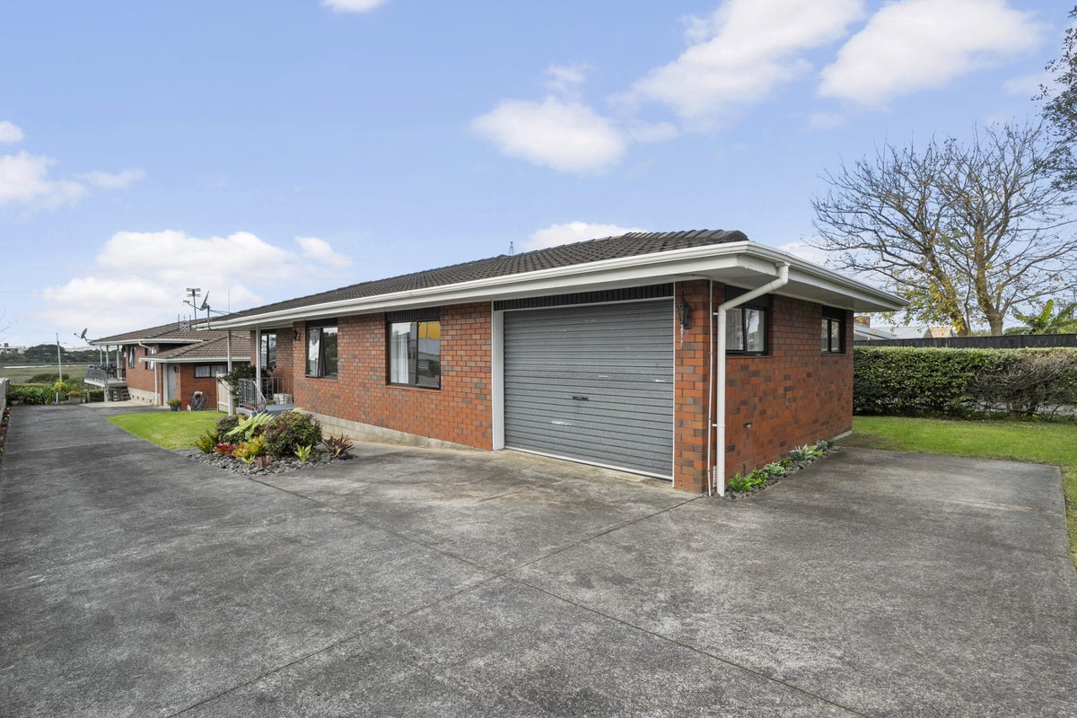 233 Hepburn Road, Glendene, Auckland - Carousel 1