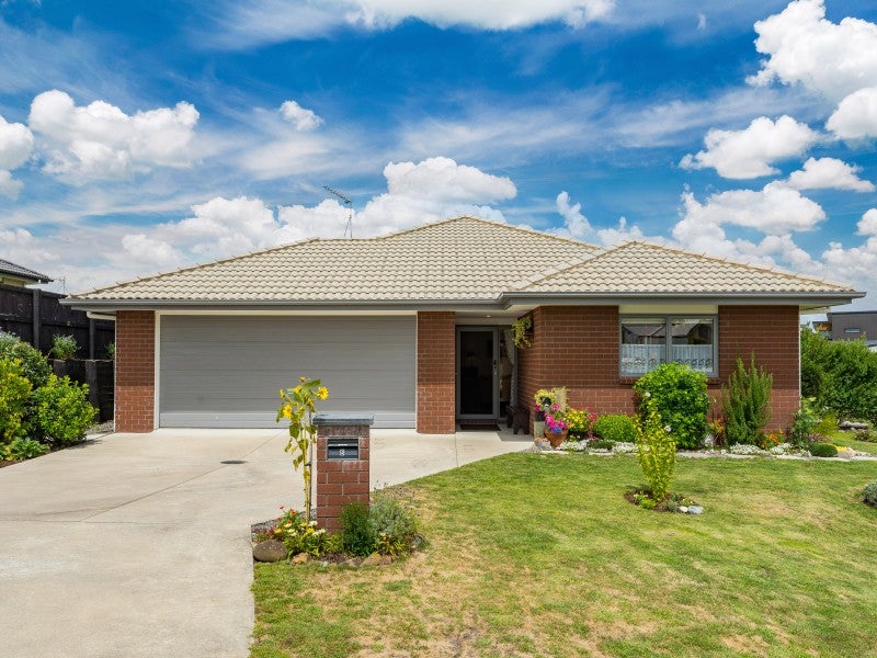 8 Briannarose Drive, Fitzroy, Hamilton - Carousel 2