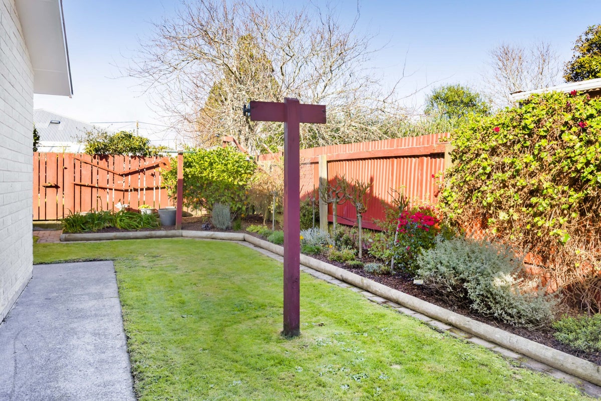 4A Disraeli Street, Hawera - Carousel 24
