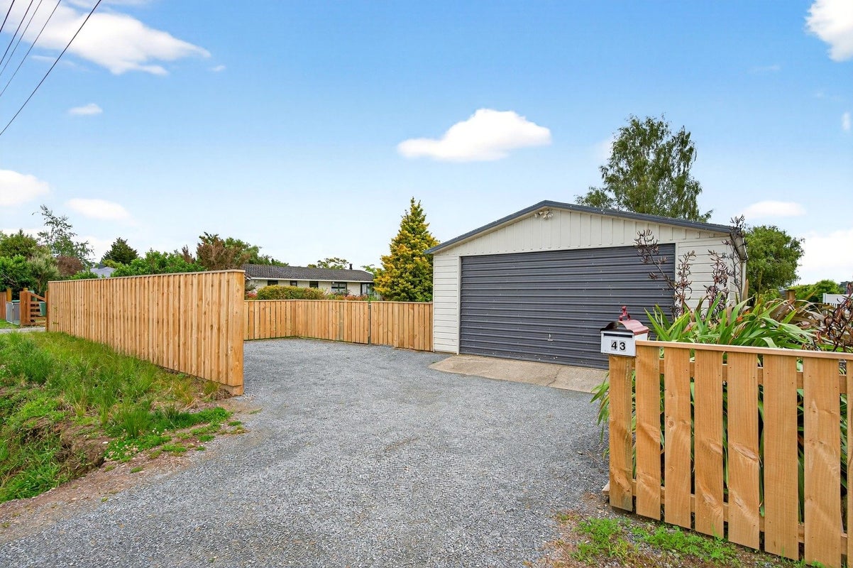 43 Jellicoe Street, Greytown - Carousel 17