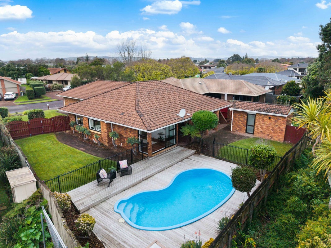 16 Westholm Way, Pahurehure, Papakura - Carousel 1