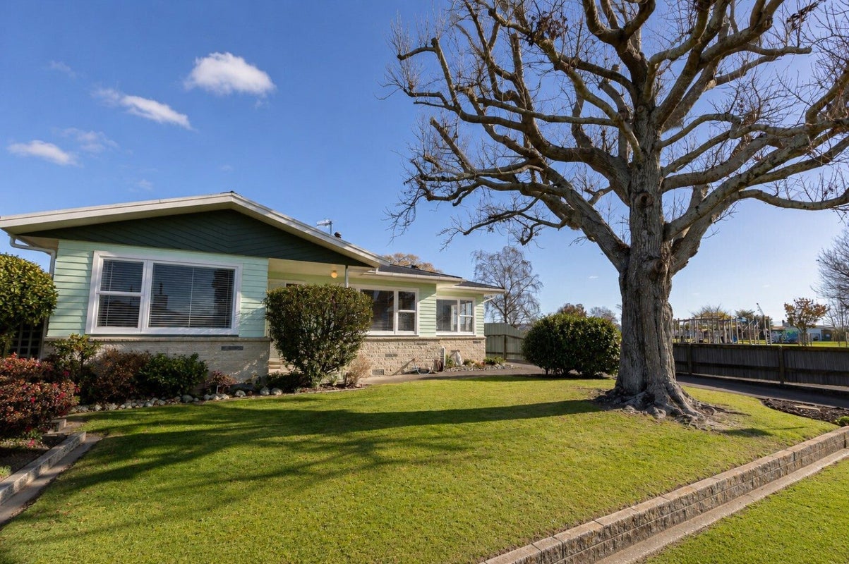 23 Allen Berry Avenue, Pirimai, Napier - Carousel 2