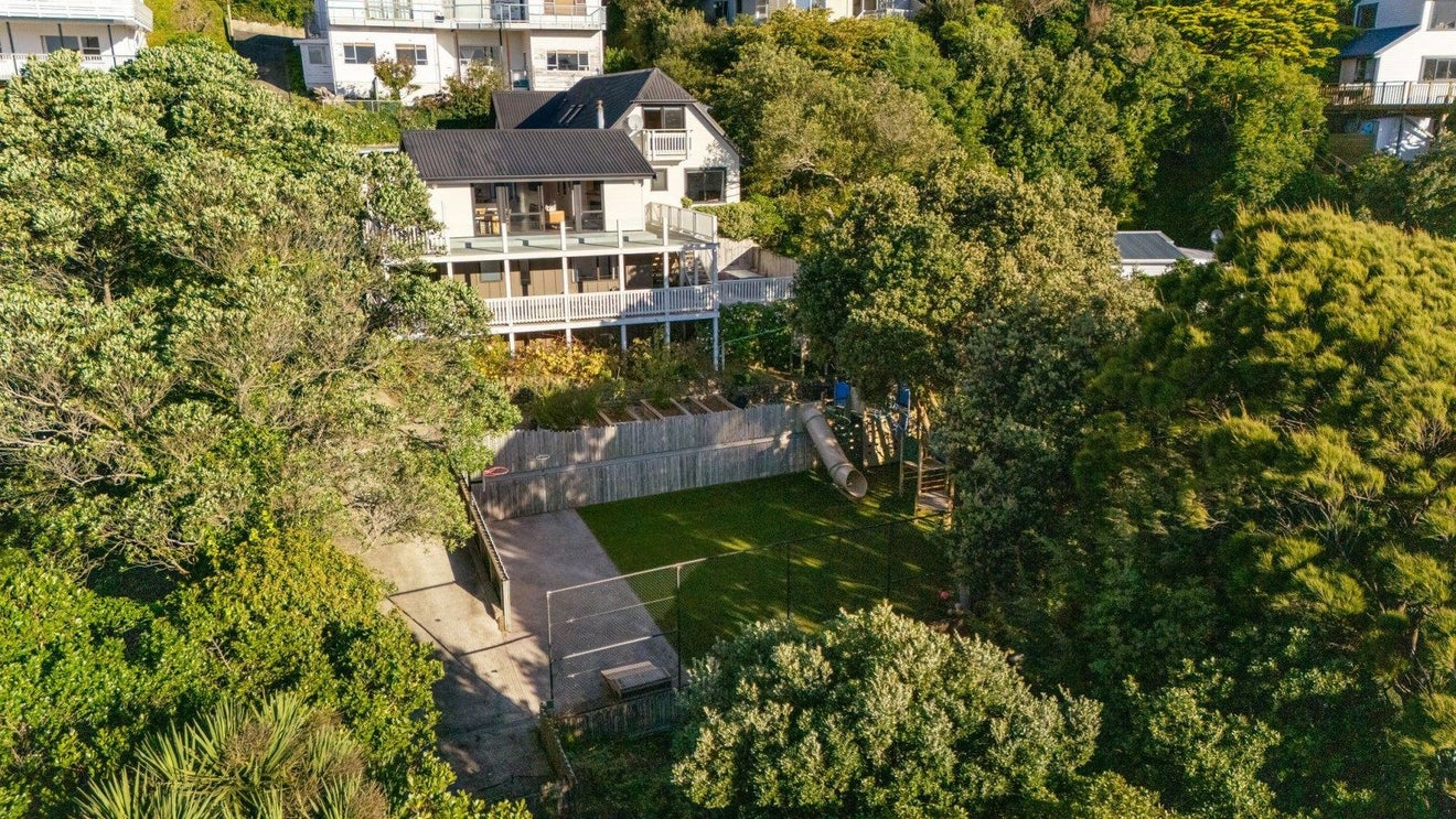 147 Seatoun Heights Road, Miramar, Wellington, Wellington - Carousel 1