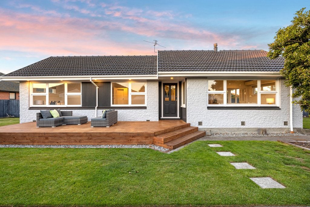 4 Adrian Place, Shirley, Christchurch - Carousel 1