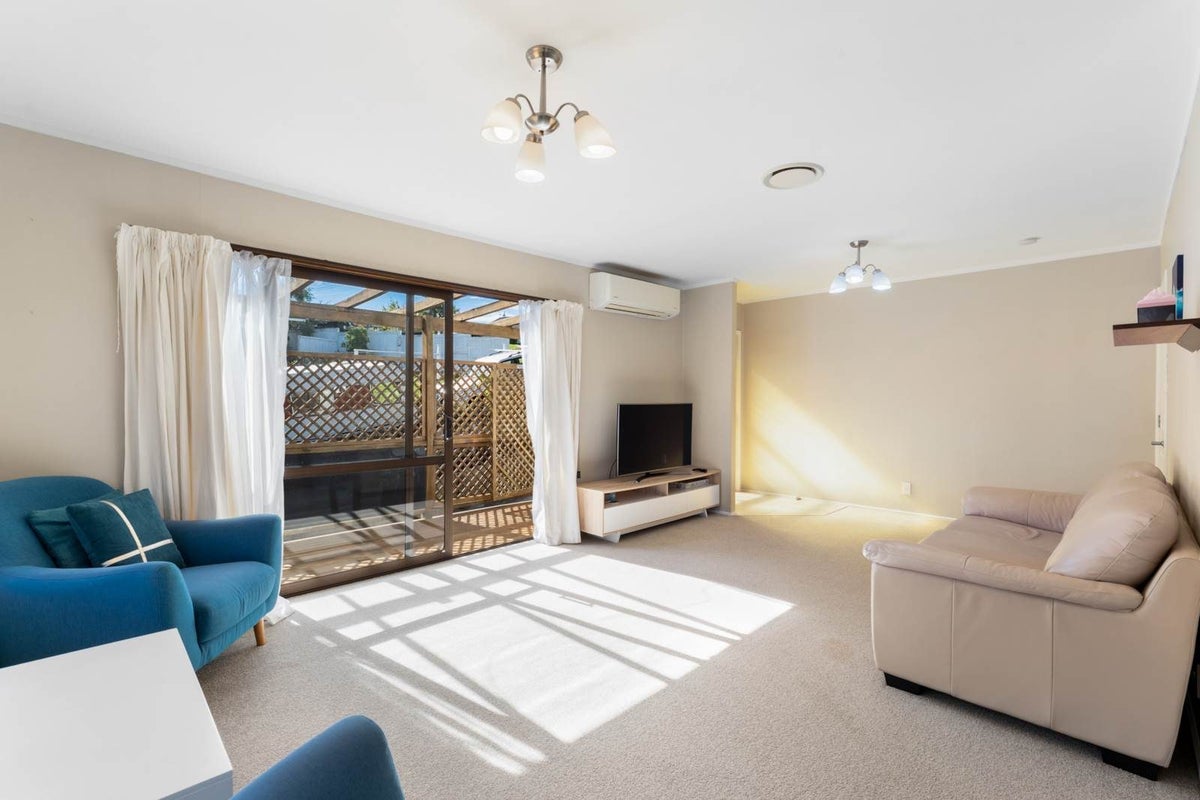 988 Beach Road, Torbay, Auckland - Carousel 2