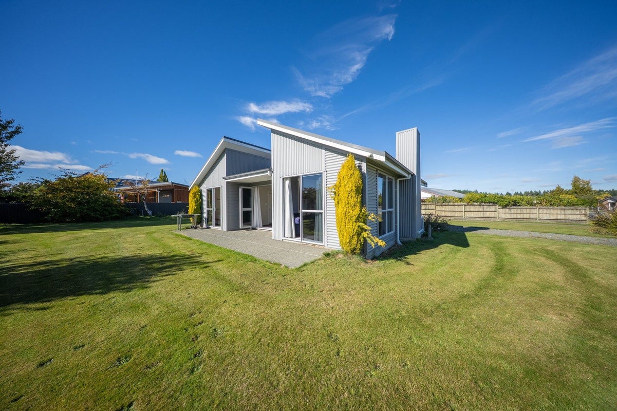 25 Pop Andrew Drive, Te Anau, Te Anau - Carousel 25