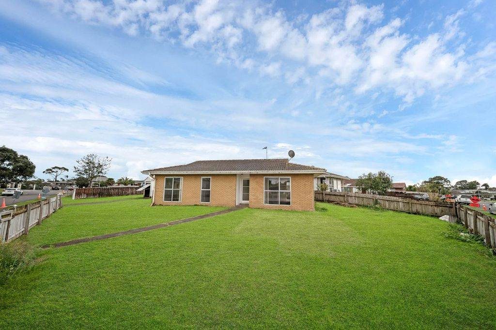 1 Ettrick Place, Mangere East, Auckland - Carousel 17