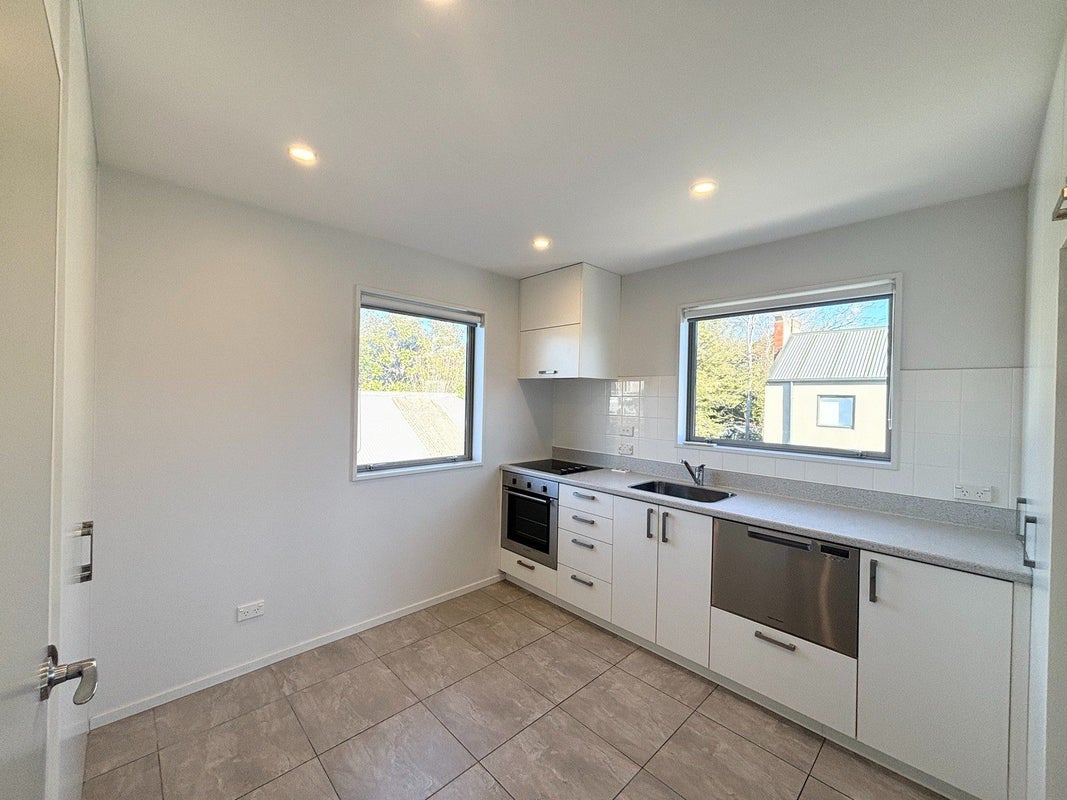 6/31 Clissold Street, Merivale, Christchurch - Carousel 2
