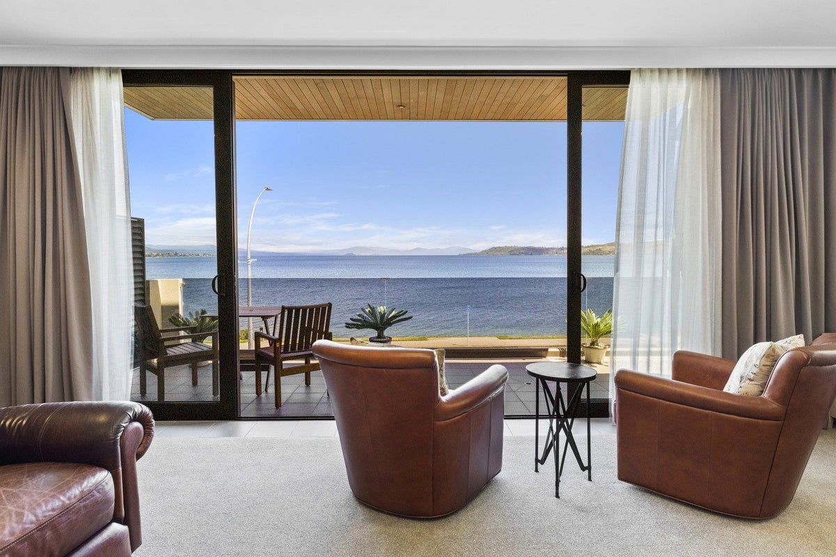88 Lake Terrace, Taupo, Taupo - Carousel 1