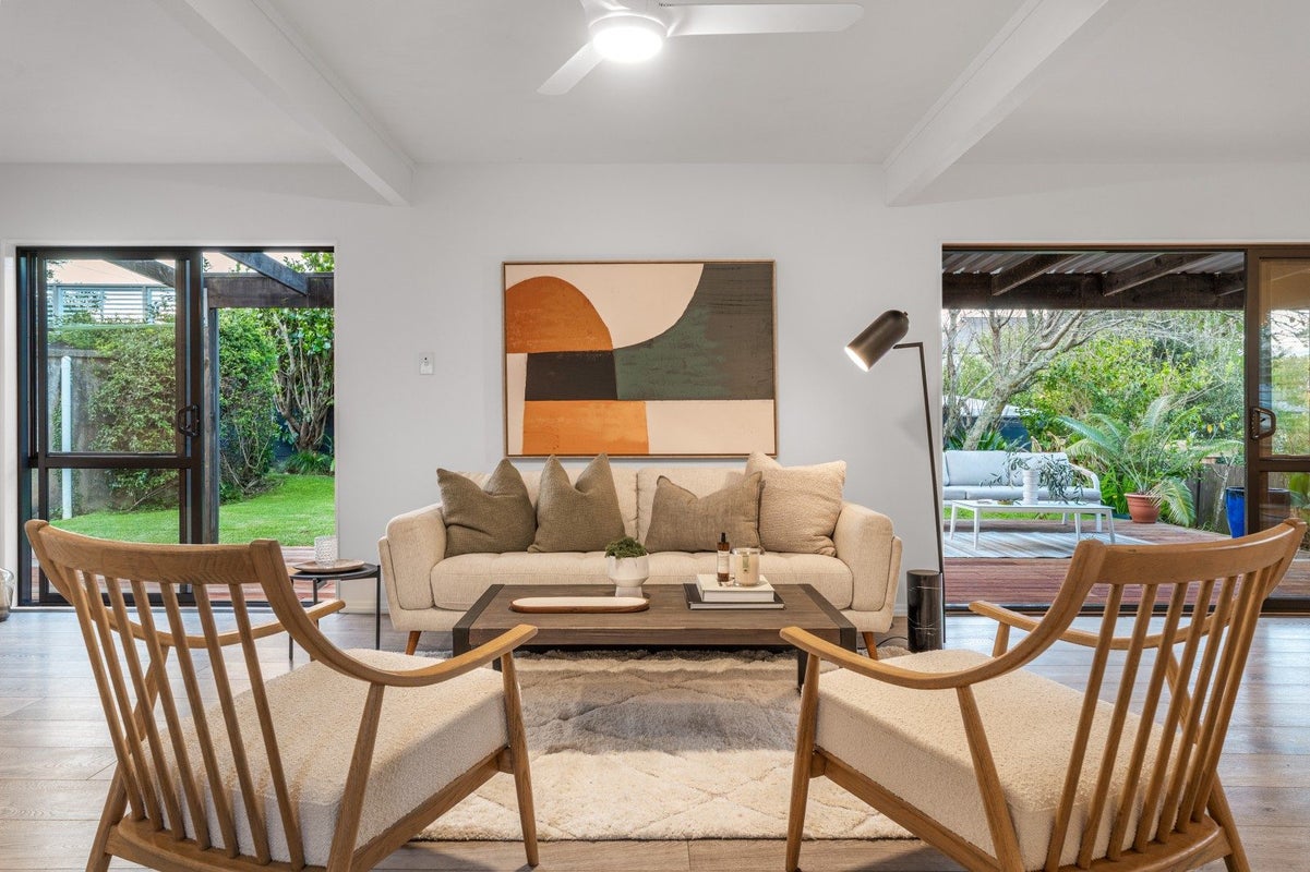 2 Rata Street, Oneroa, Waiheke Island - Carousel 2