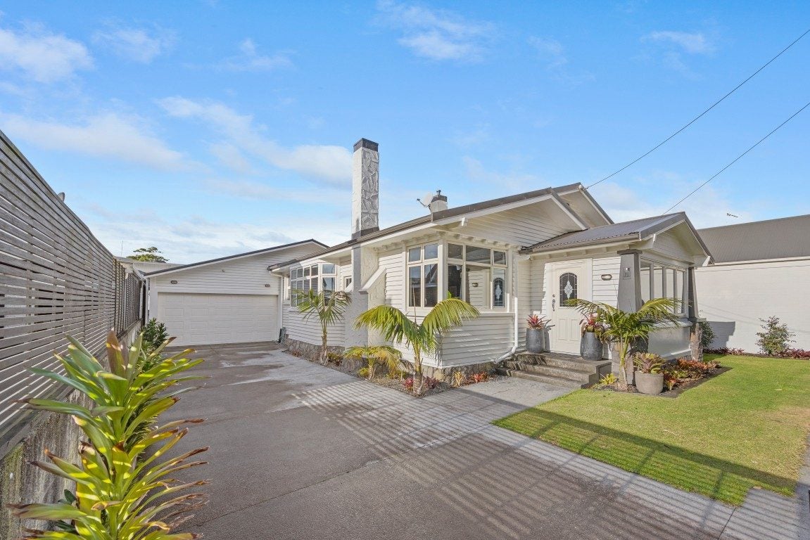 75 Brougham Street, New Plymouth, New Plymouth - Carousel 1