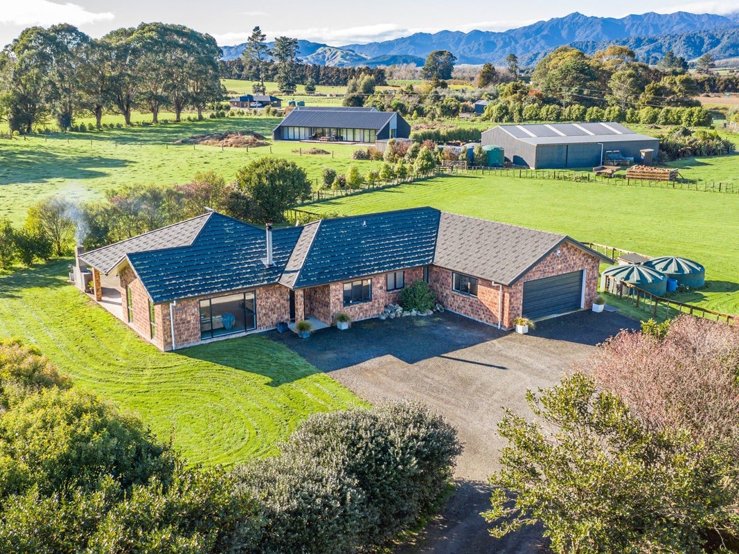 195 Muhunoa Road, OHAU, LEVIN - Carousel 1