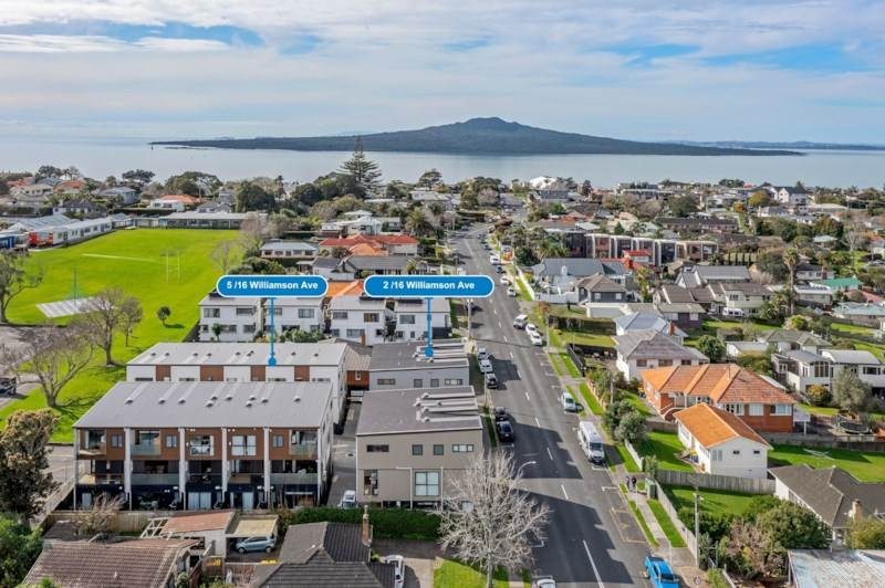 2/16 Williamson Avenue, Belmont, North Shore City, Auckland - Carousel 1