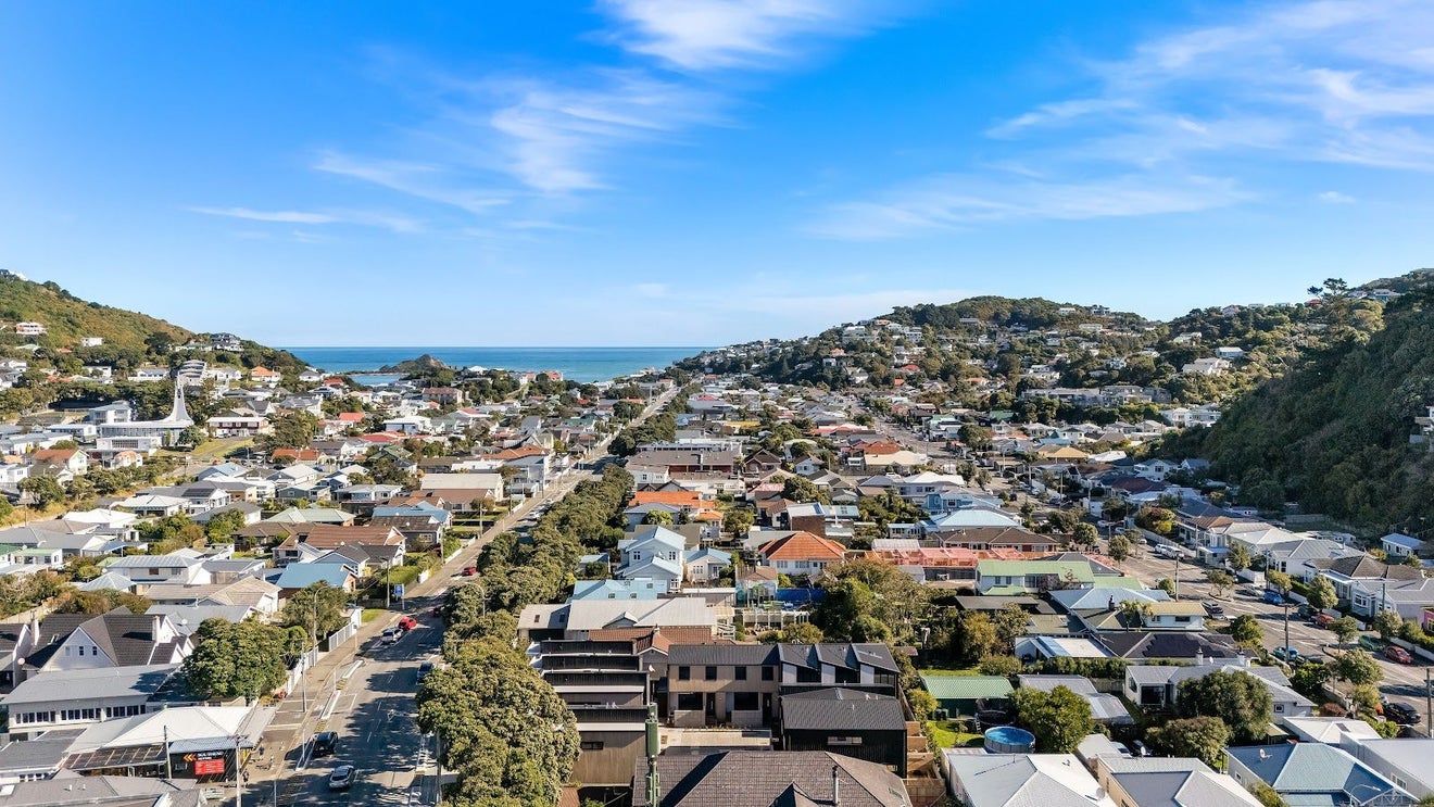 152 The Parade, Island Bay, Wellington - Carousel 2