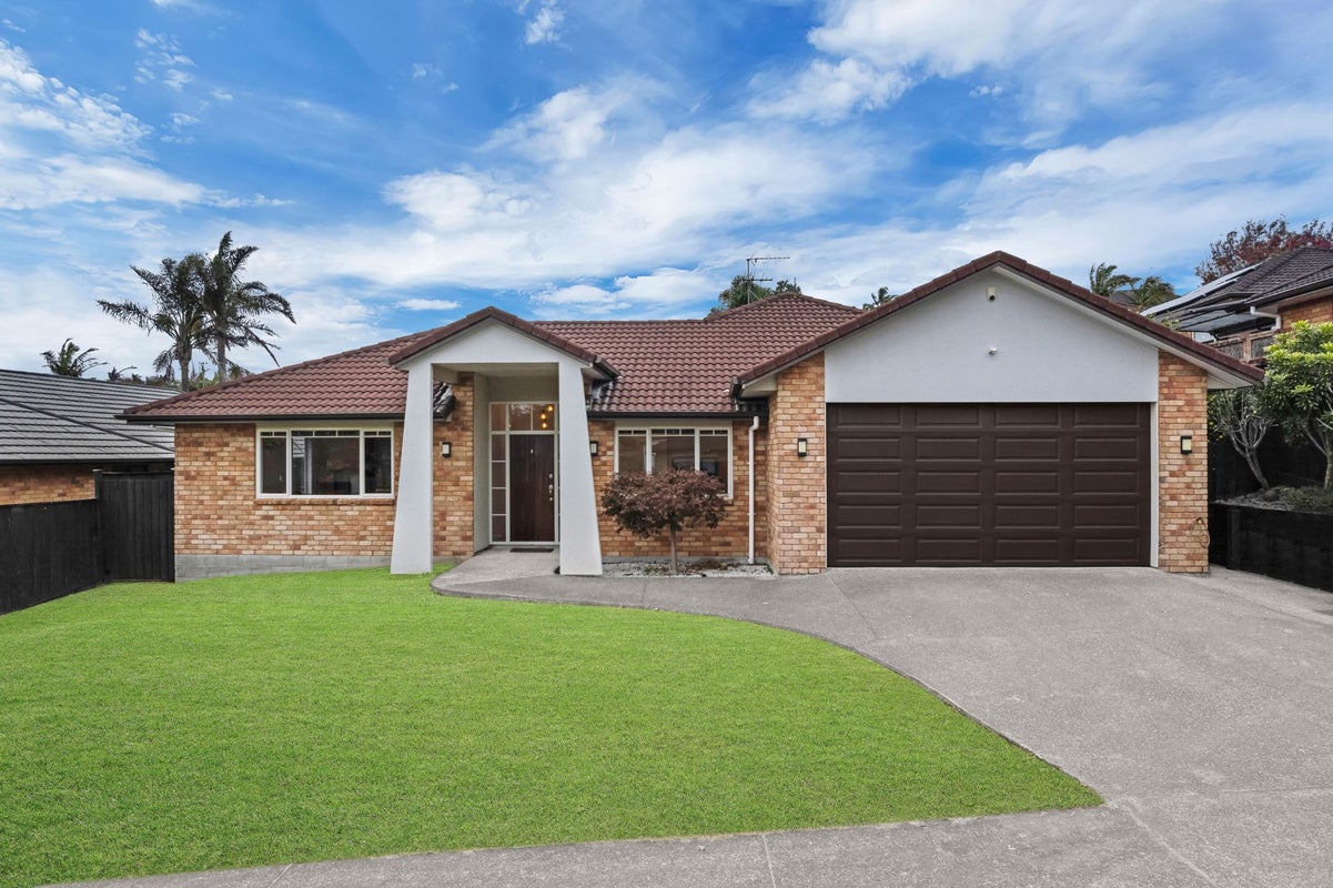 10 Sapperton Drive, Henderson, Auckland - Carousel 1