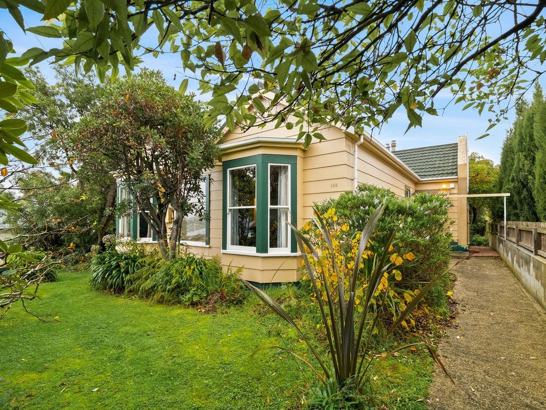 108 Eglinton Road, Mornington, Dunedin - Carousel 1
