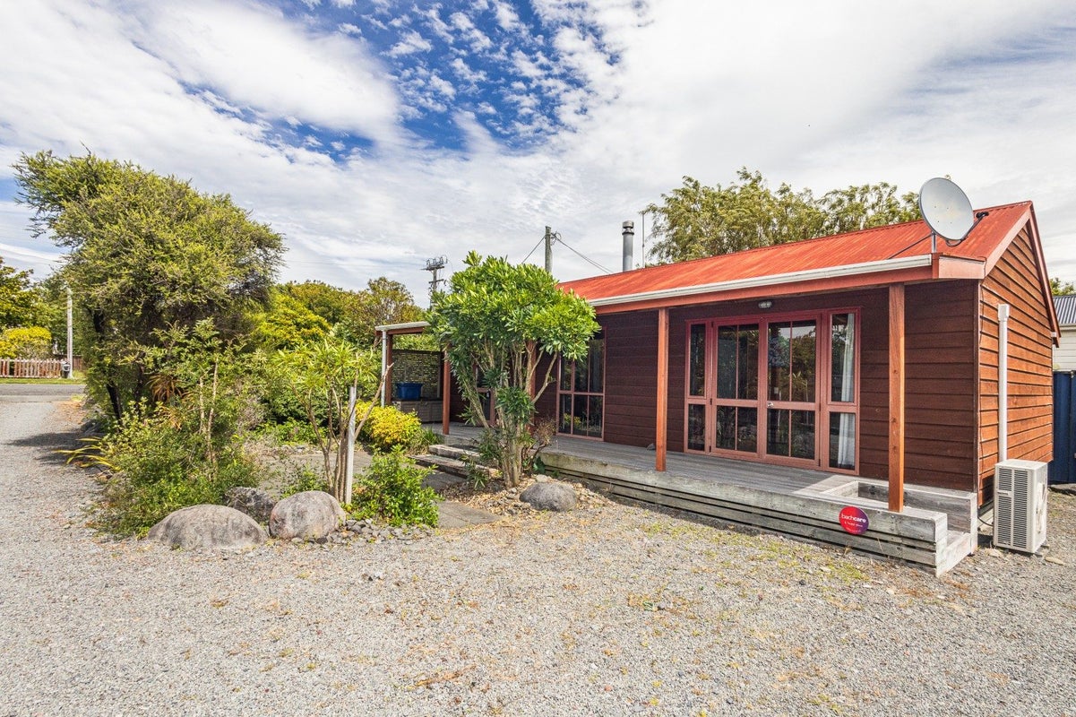 5A Arawa ST, Ohakune, Ohakune - Carousel 1