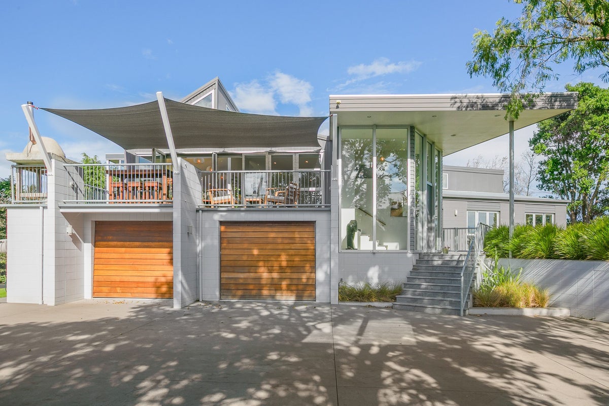 39 Mill Road, Lower Vogeltown, New Plymouth - Carousel 1