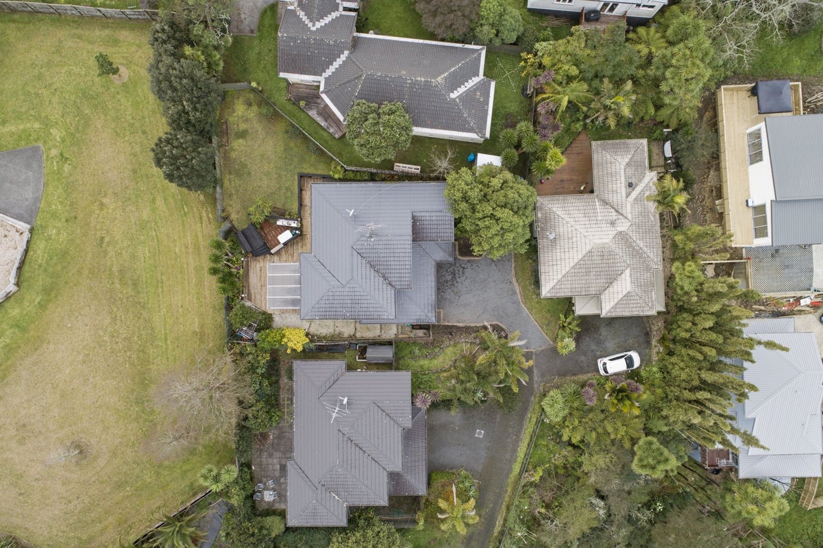 20 McKinley Road, Sunnyvale, Auckland - Carousel 20