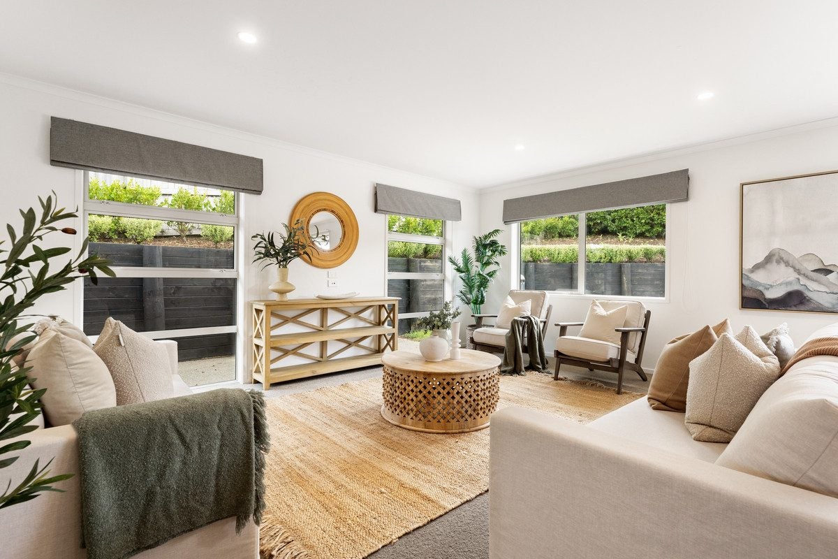 55 Inverness Drive, Pyes Pa, Tauranga - Carousel 2