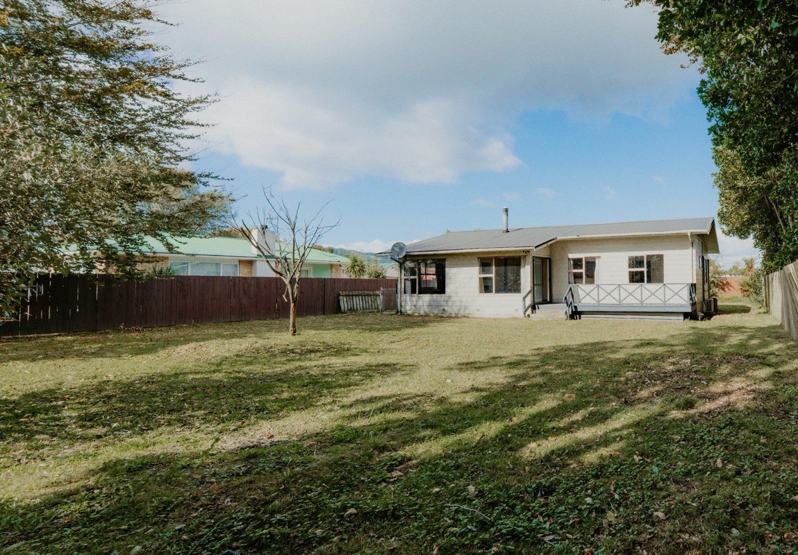 12A John Laughton Place, Whakatane, Whakatane - Carousel 1