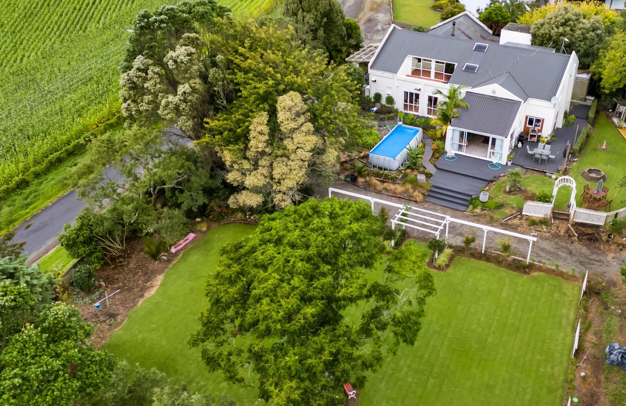 330 Kelly Road, Lepperton, New Plymouth - Carousel 1