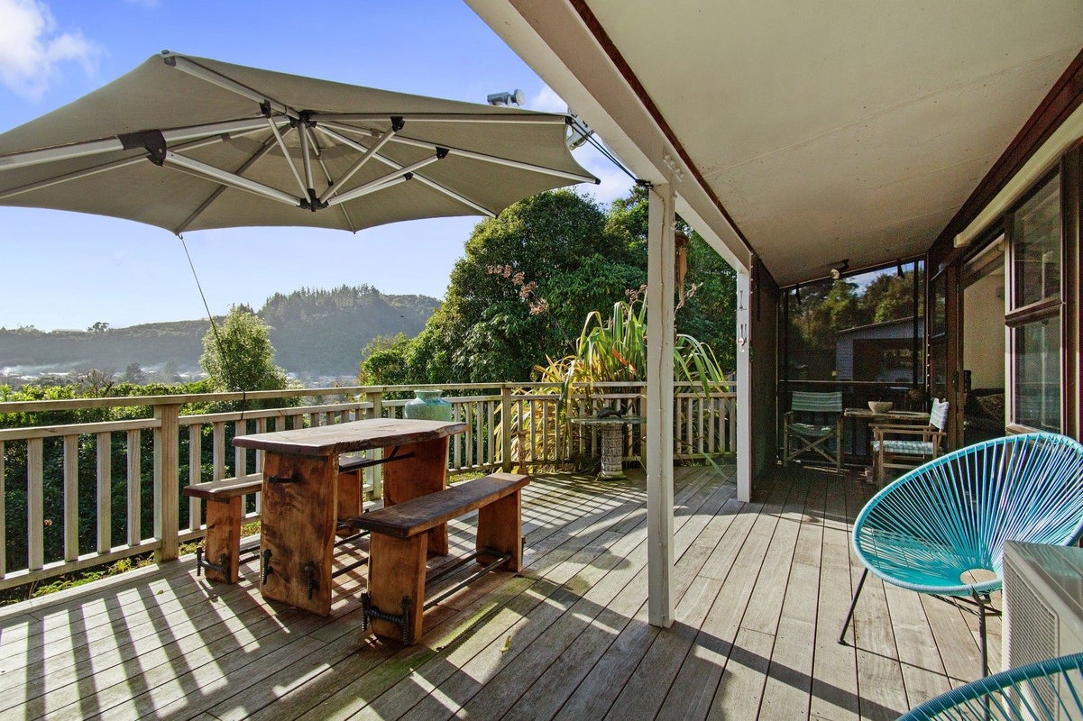 35 Amber Grove, Birchville, Upper Hutt - Carousel 2