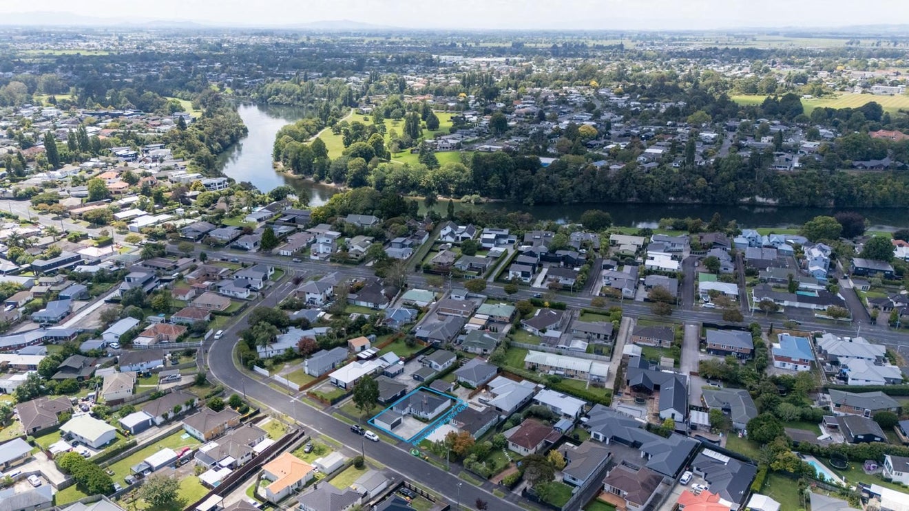 18 Portal Crescent, Beerescourt, Hamilton - Carousel 23