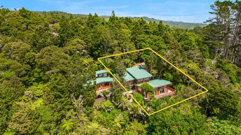 19 Te Aute Ridge Road, Waitakere, Auckland - Carousel 1