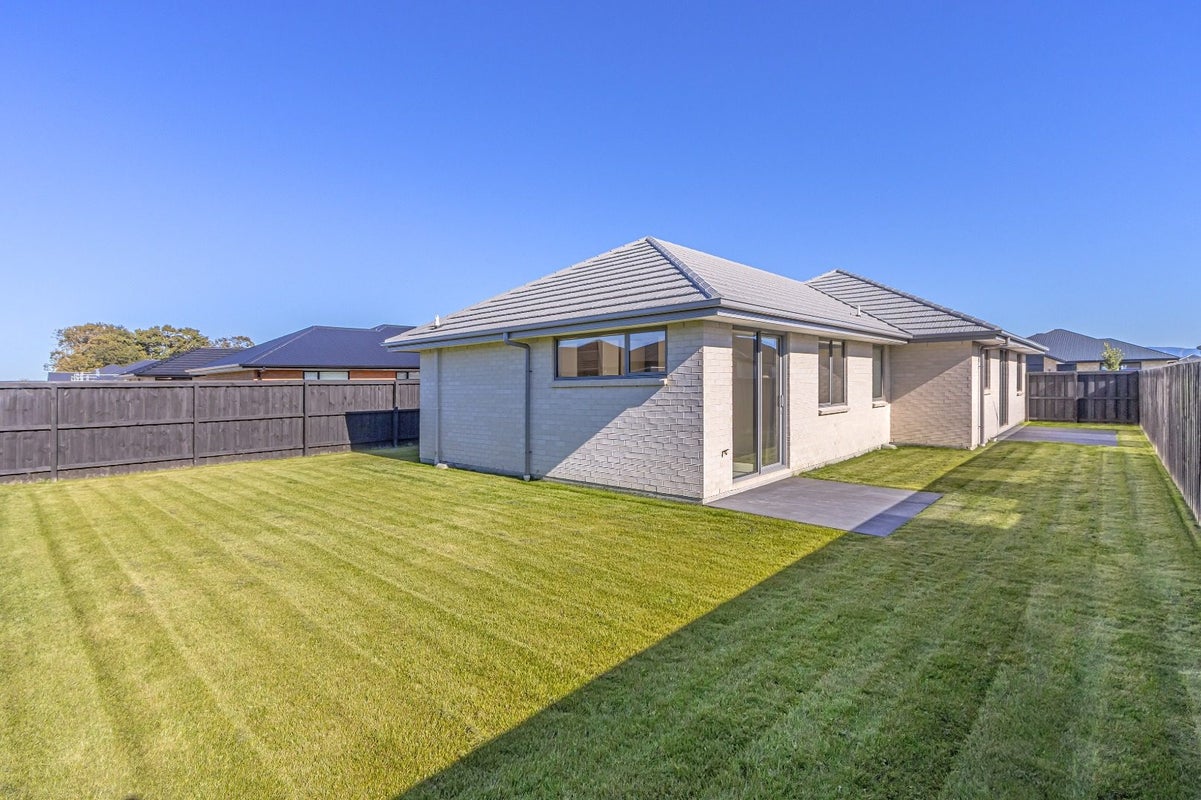 12 Weaver Street, Woodend, Woodend - Carousel 13