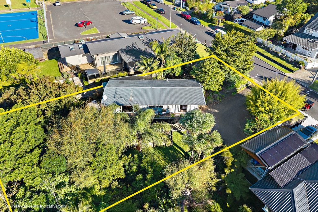 4 Sunnyview Road, Greenhithe, Auckland - Carousel 1