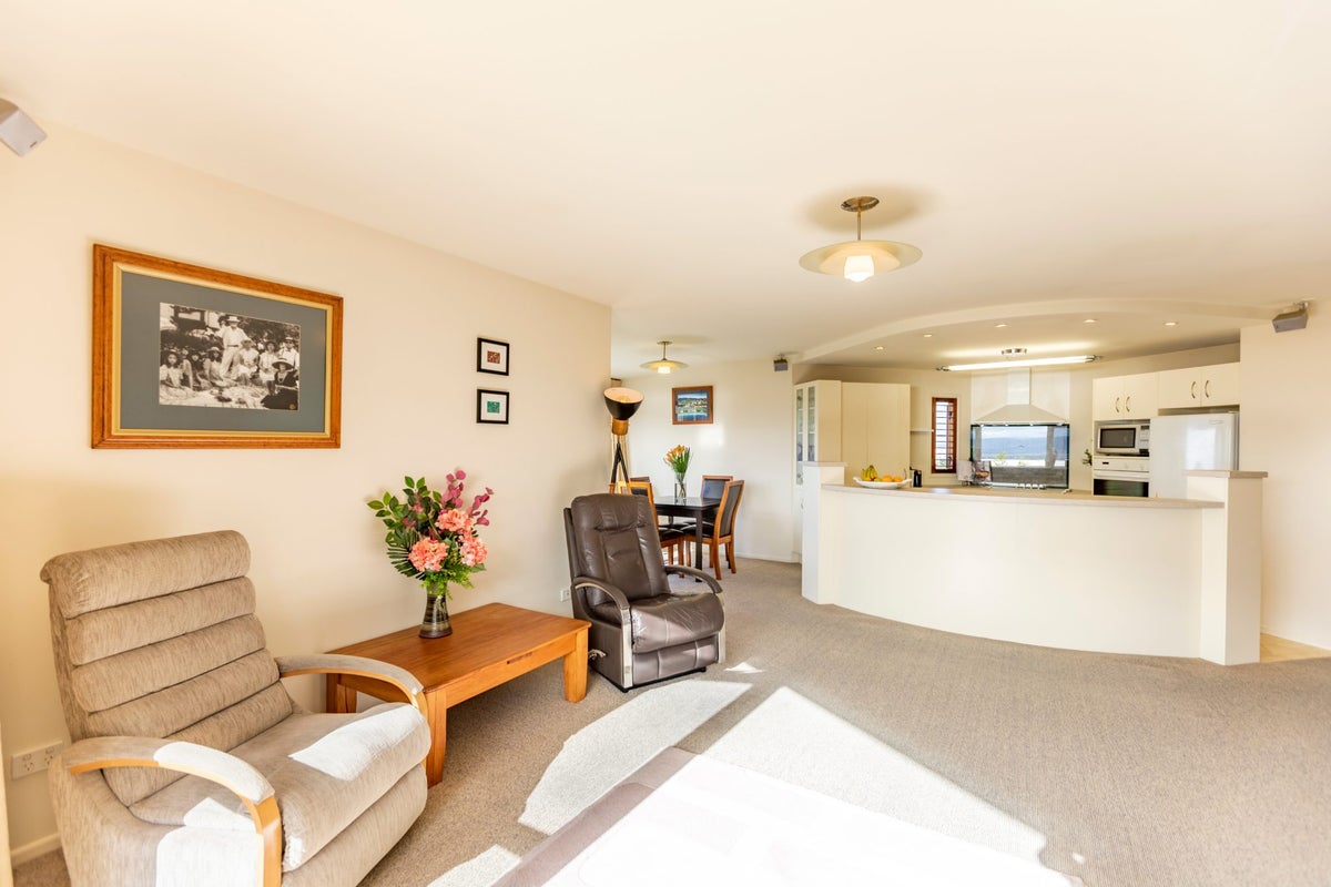 37 Fitzroy Road, Bluff Hill, Napier - Carousel 1