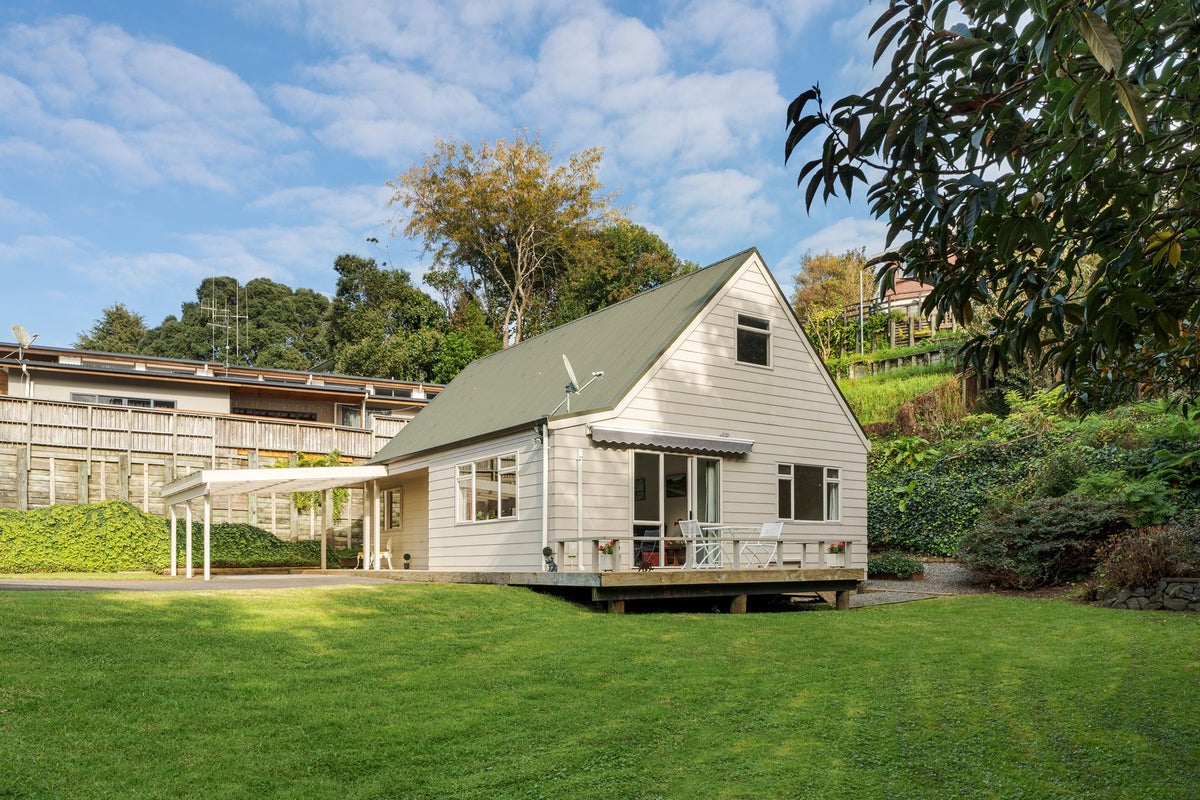 7 Fergusson Way, Judea, Tauranga - Carousel 1
