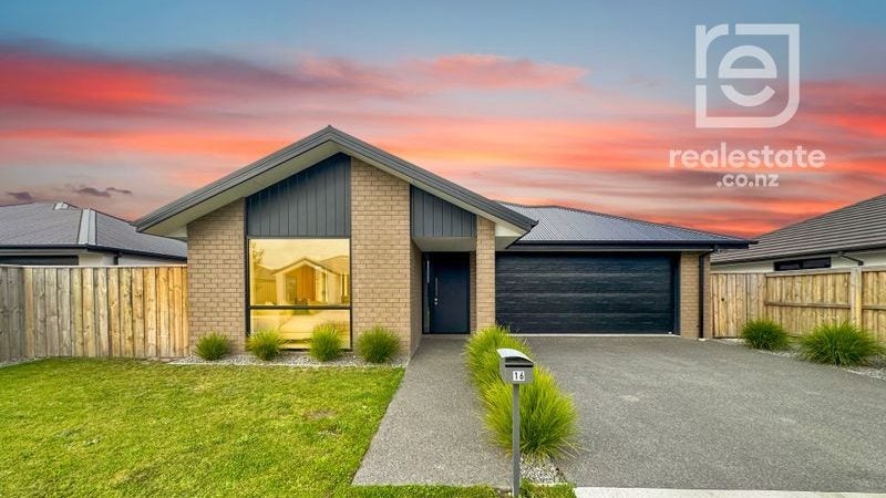16 Mehrtens Crescent, Woodend, Woodend - Carousel 1