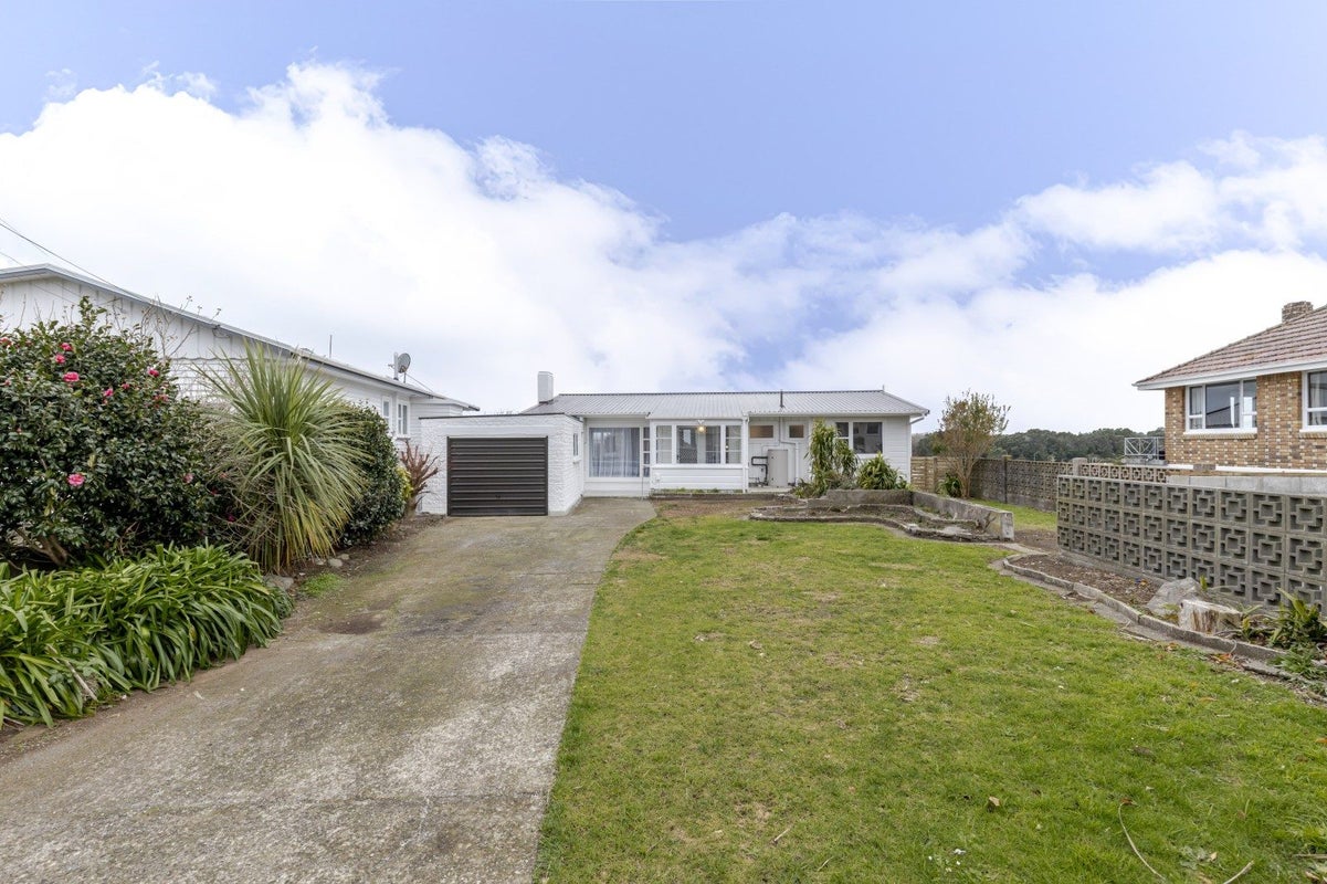 10 Watene Crescent, Waitara, Waitara - Carousel 1