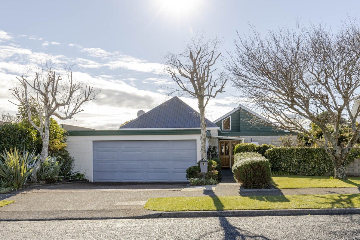 14 Wesley Avenue, Frankleigh Park, New Plymouth - Carousel 1