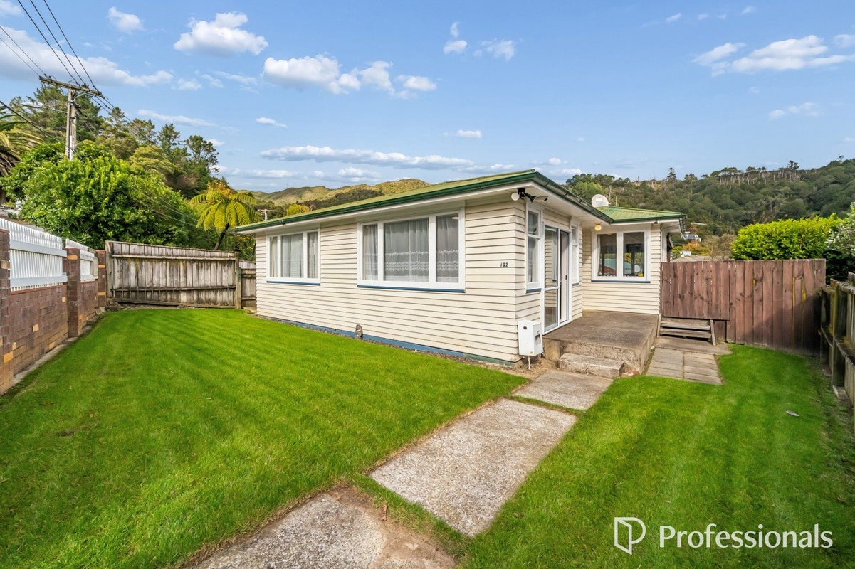 1/102 Horoeka Street, Stokes Valley, Lower Hutt - Carousel 1