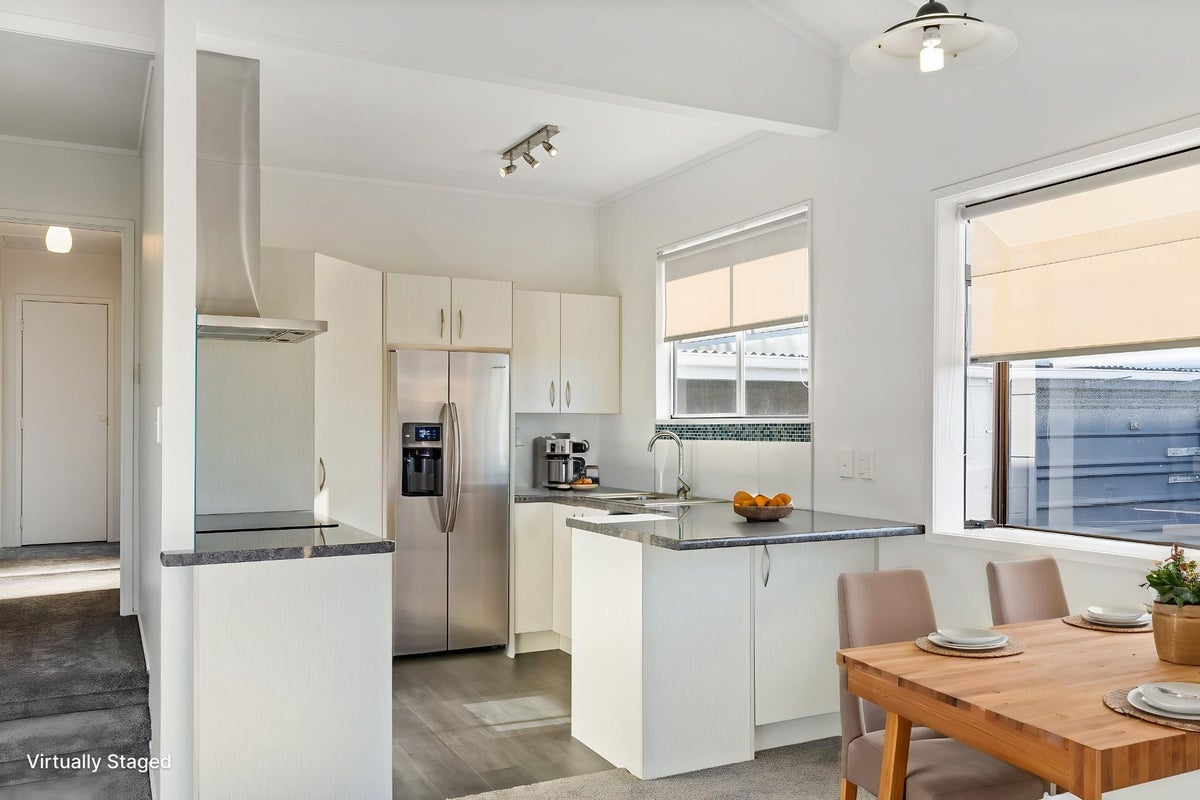 1/3 Glenvale Place, Totara Vale, Auckland - Carousel 2