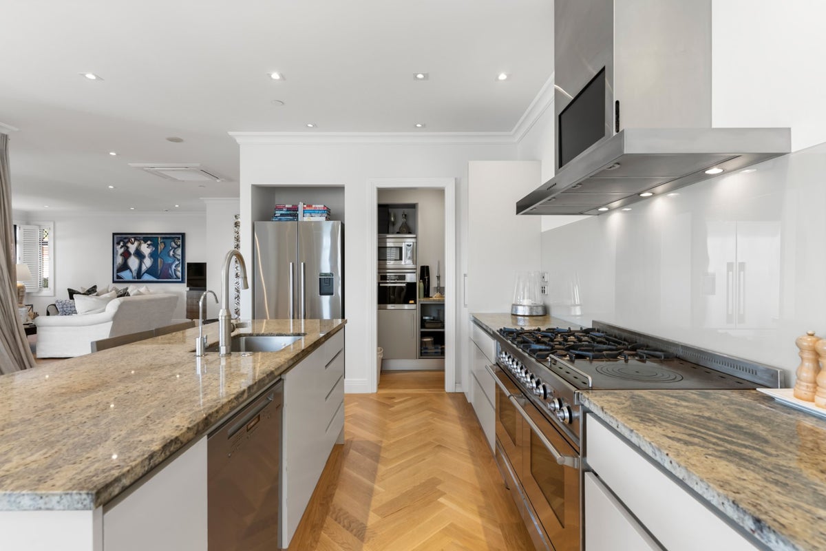 1B/9 St Georges Bay Road, Parnell, Auckland - Carousel 2