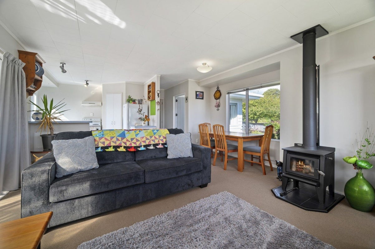 2/42 Arthur Crescent, Hilltop, Taupo - Carousel 2