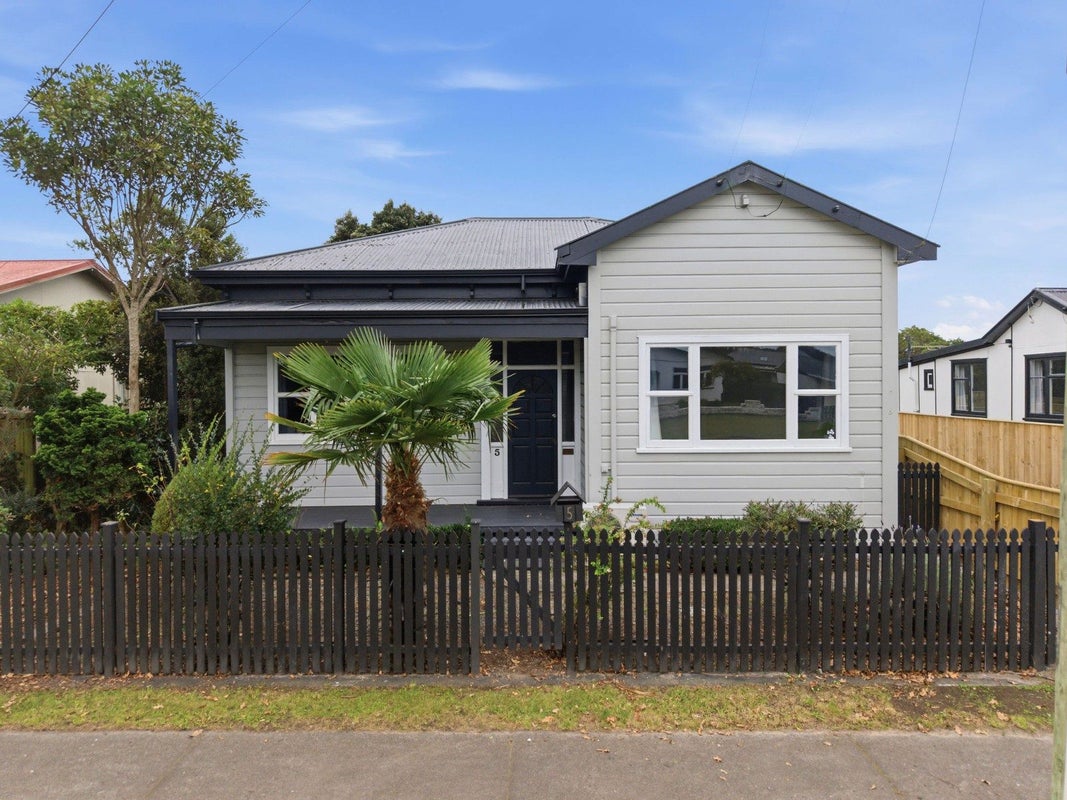 5 Te Mawae Street, Whanganui East, Whanganui - Carousel 1